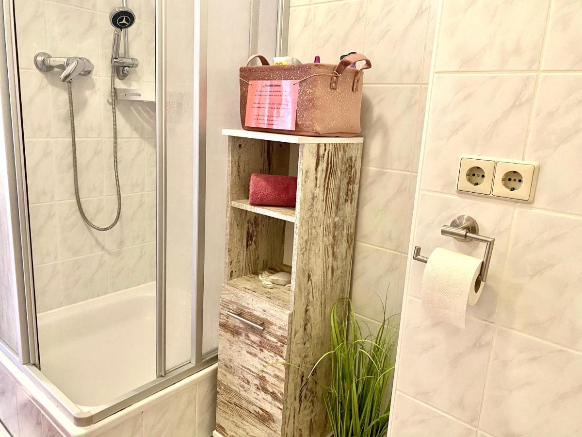 Cottbus-Apartments - Red Apartment I Privat I Wifi I Kueche I Balkon Esterno foto