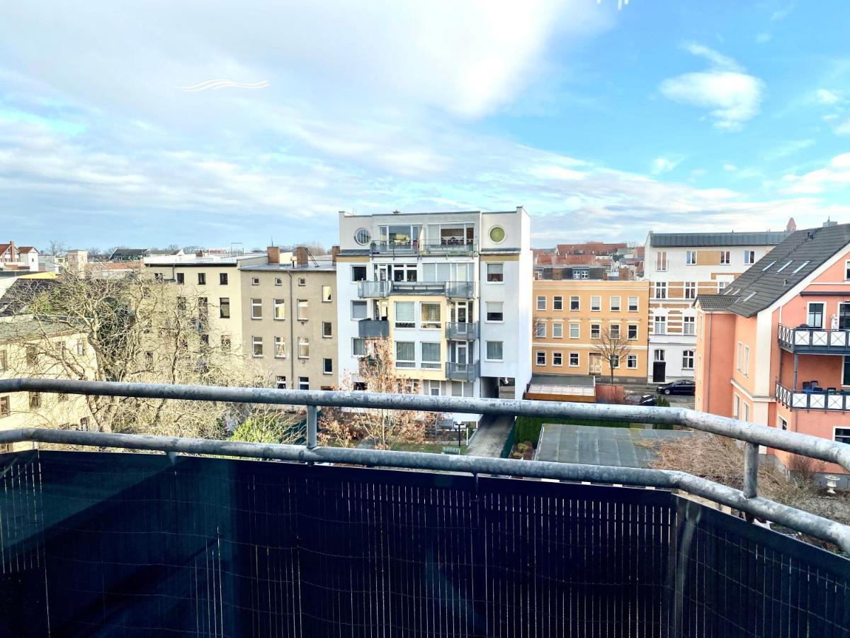 Cottbus-Apartments - Red Apartment I Privat I Wifi I Kueche I Balkon Esterno foto