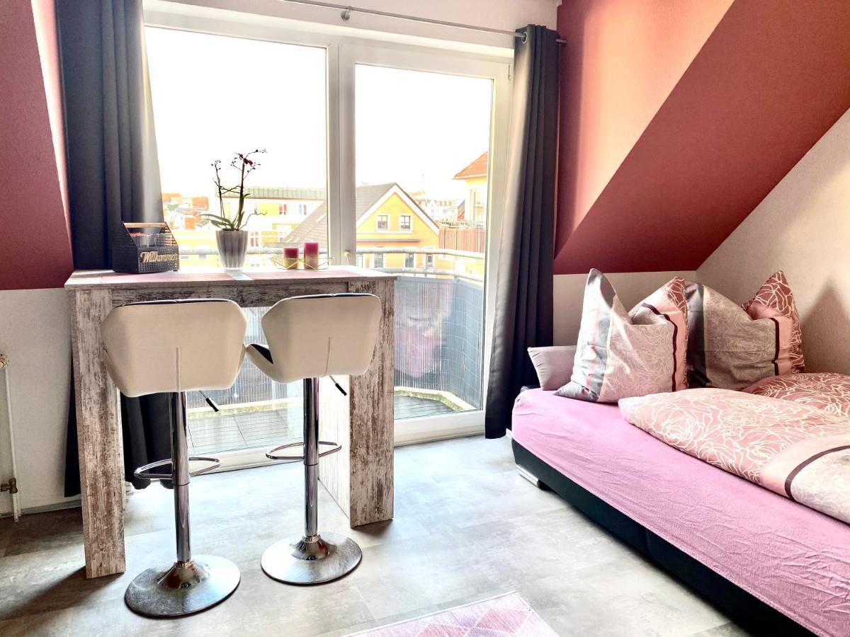Cottbus-Apartments - Red Apartment I Privat I Wifi I Kueche I Balkon Esterno foto